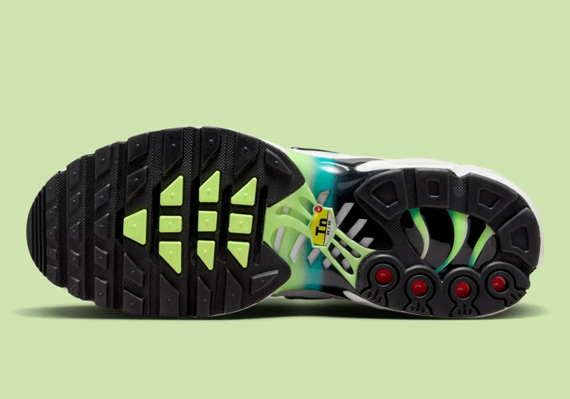 NIKE AIR MAX PLUS TN