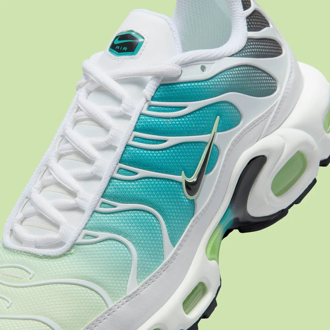 NIKE AIR MAX PLUS TN