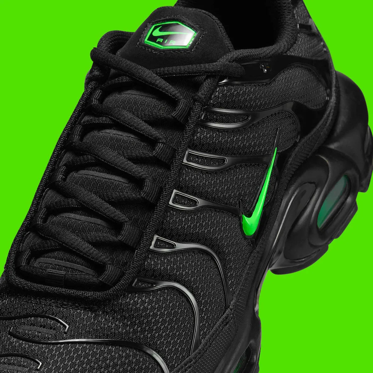 NIKE AIR MAX PLUS TN