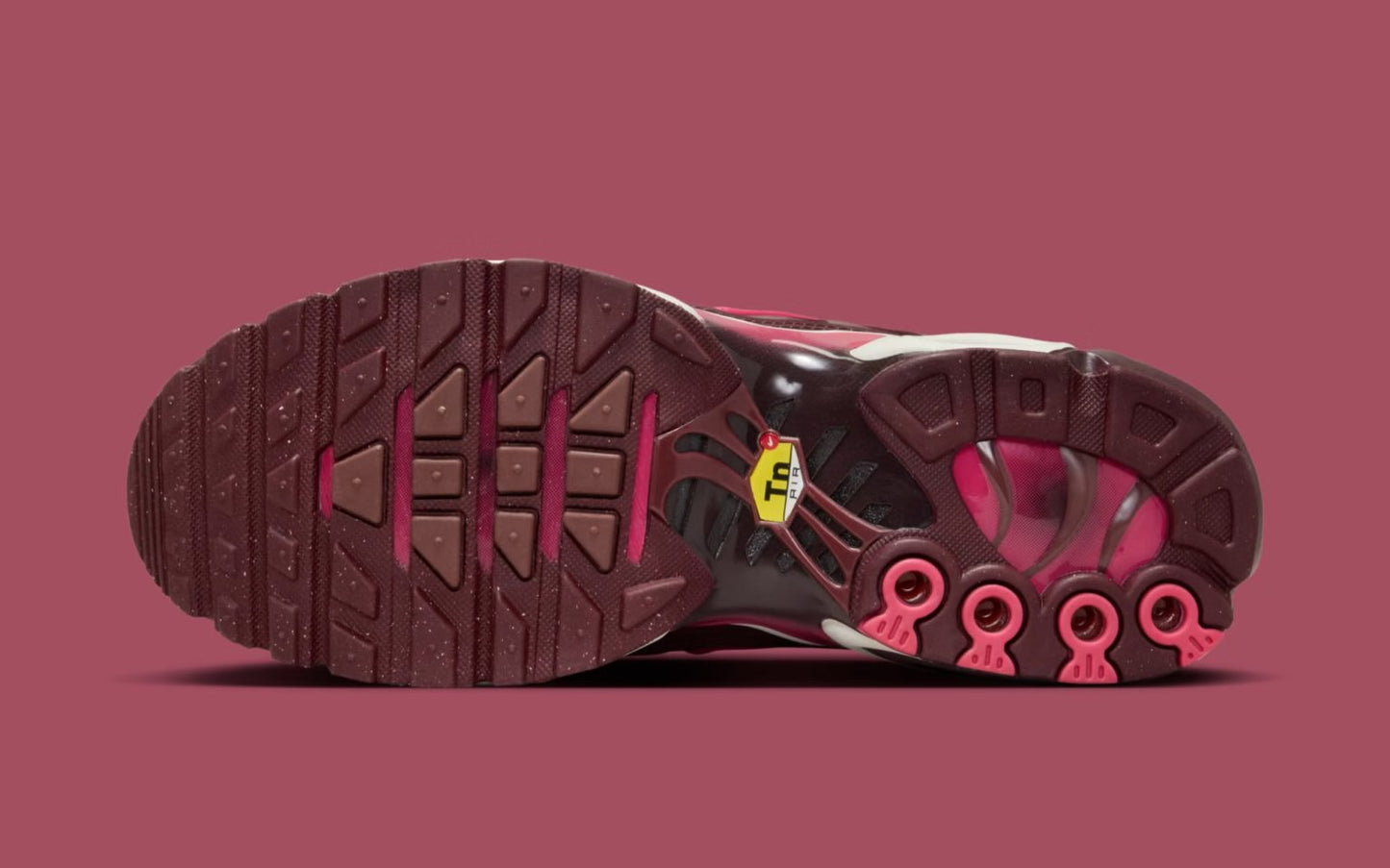 NIKE AIR MAX PLUS TN