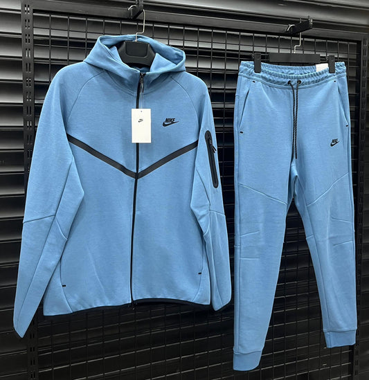 NIKE TECH FLEECE