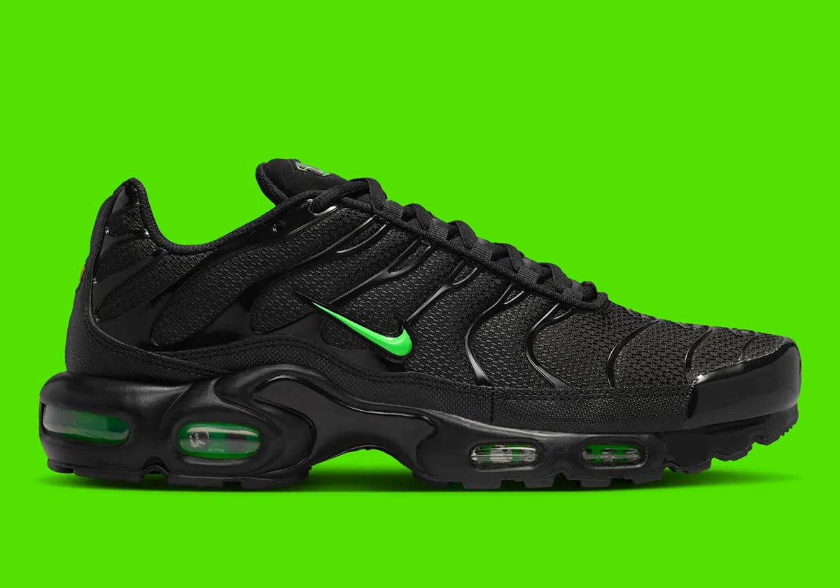 NIKE AIR MAX PLUS TN