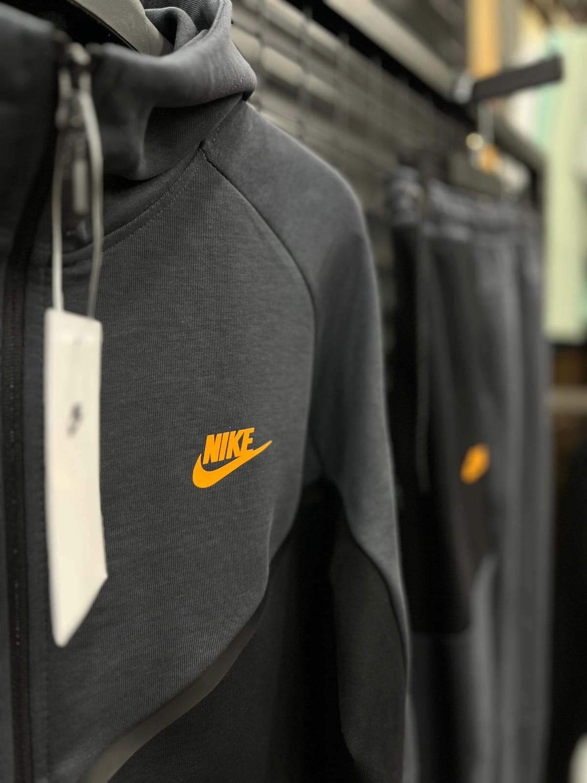NIKE TECH FLEECE
