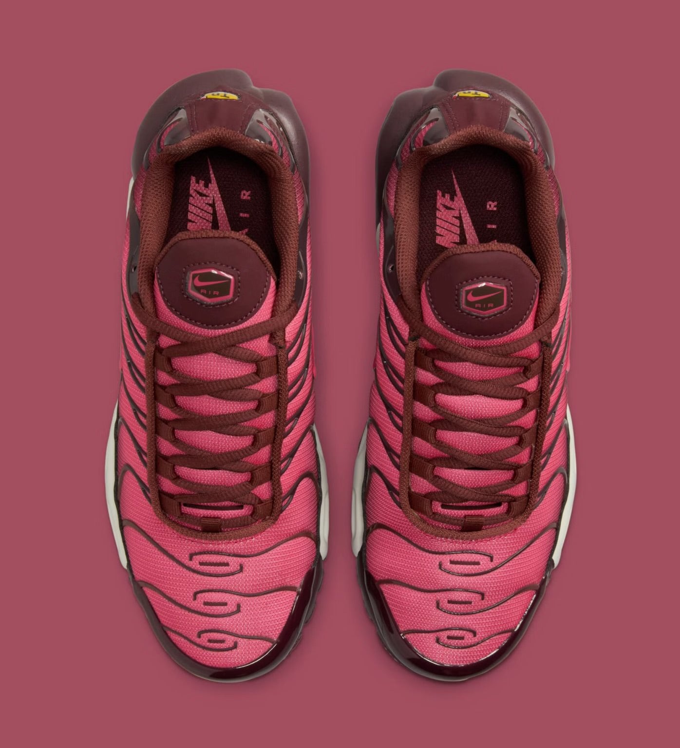NIKE AIR MAX PLUS TN