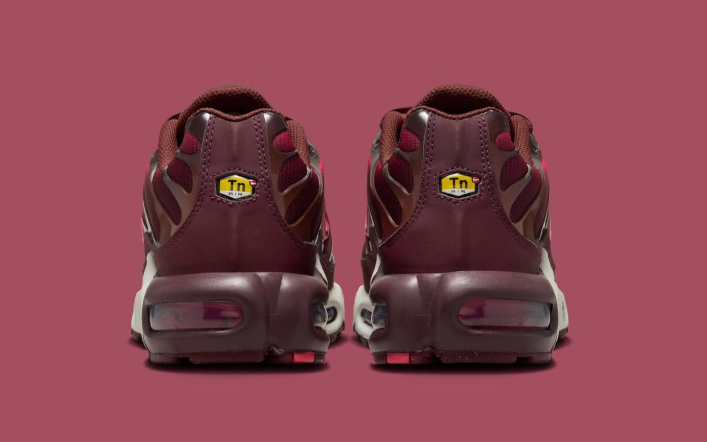 NIKE AIR MAX PLUS TN