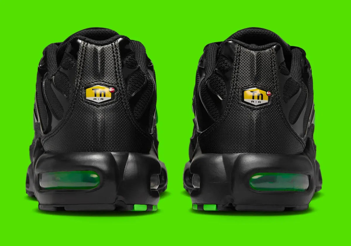 NIKE AIR MAX PLUS TN