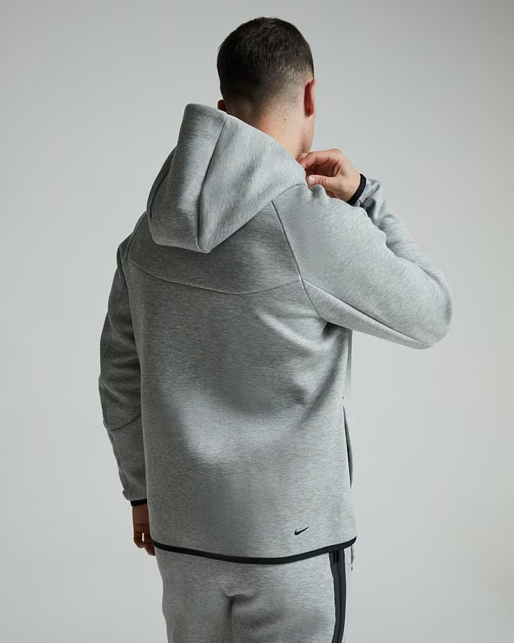 NIKE TECH FLEECE
