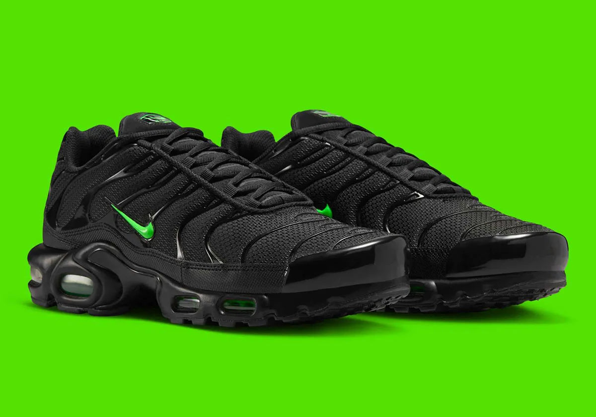NIKE AIR MAX PLUS TN