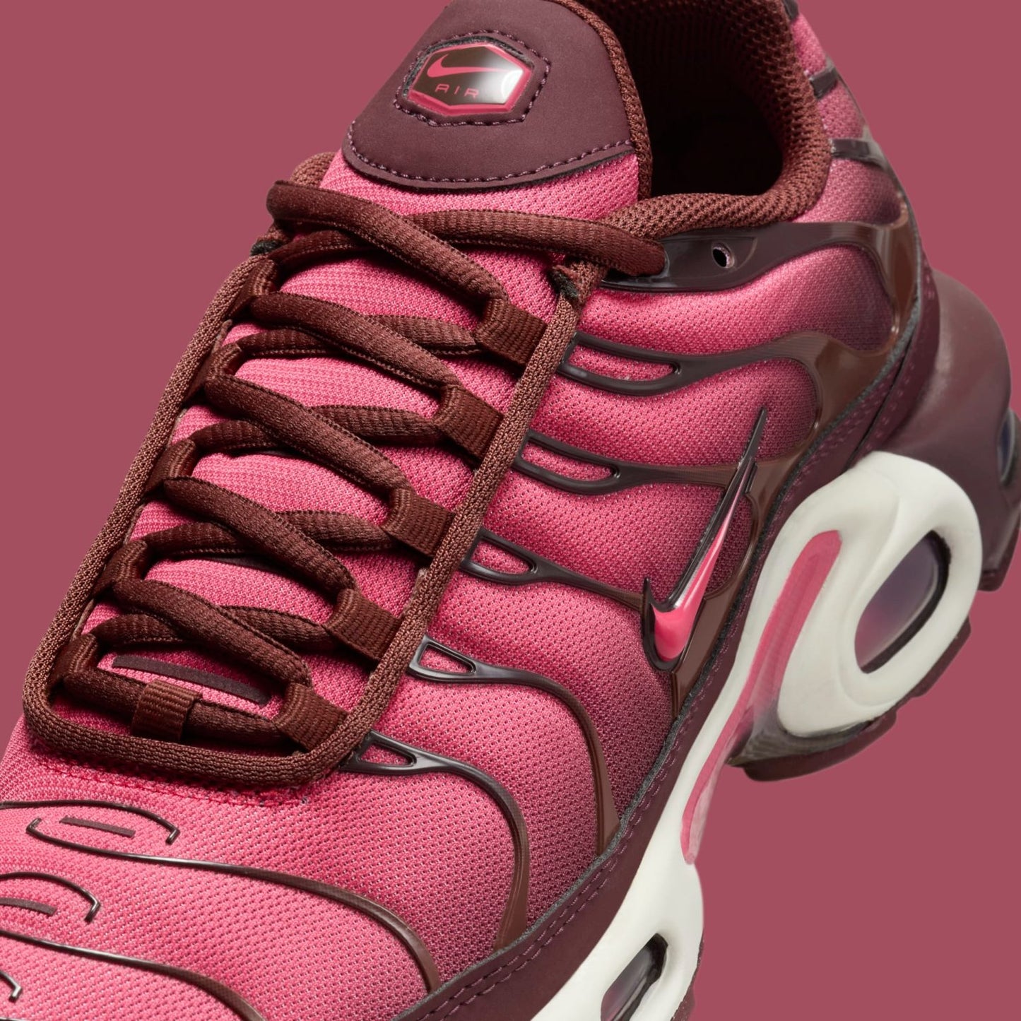 NIKE AIR MAX PLUS TN