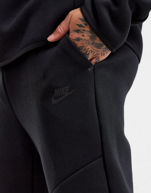 NIKE TECH FLEECE ‘Triple Black’